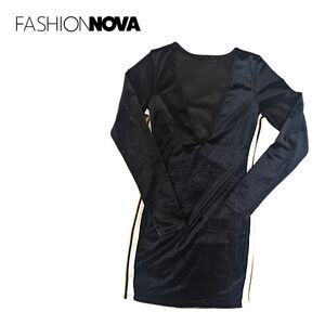 Fashion Nova - Fitted Low Cut Velvet Mini Dress - Reversible - Medium